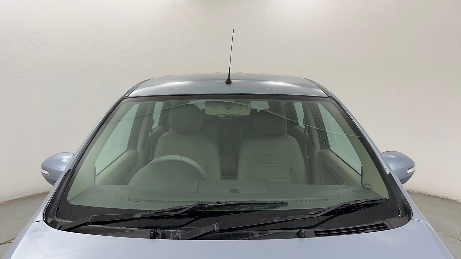 Used 2014 Maruti Suzuki Ertiga ZXi Petrol Manual exterior FRONT WINDSHIELD VIEW