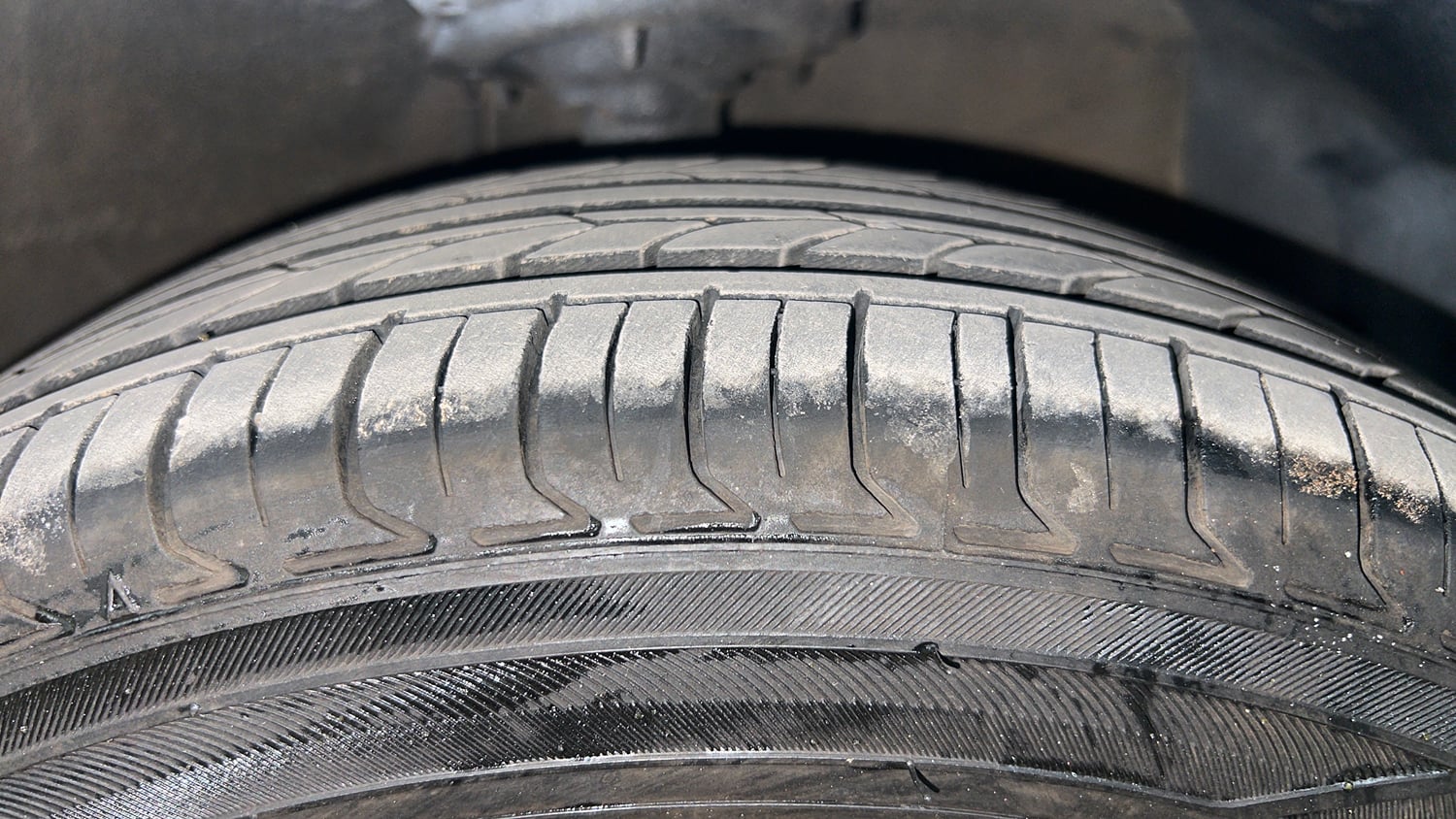 Used 2016 Hyundai Grand i10 Asta 1.2 Kappa VTVT Petrol Manual tyres RIGHT FRONT TYRE TREAD VIEW