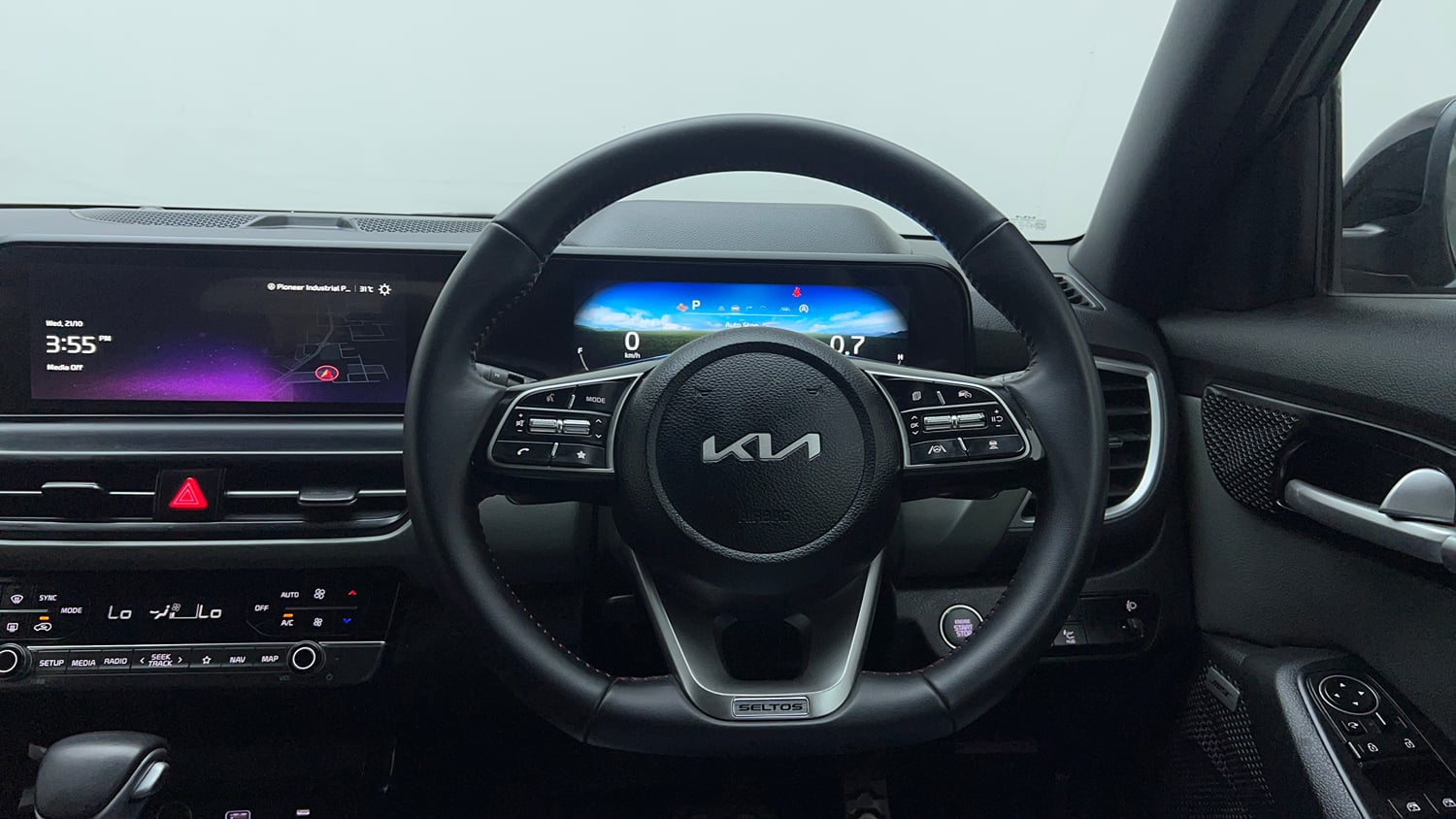 Used 2024 Kia Seltos X Line 1.5 Turbo Petrol DCT Petrol Automatic interior STEERING VIEW