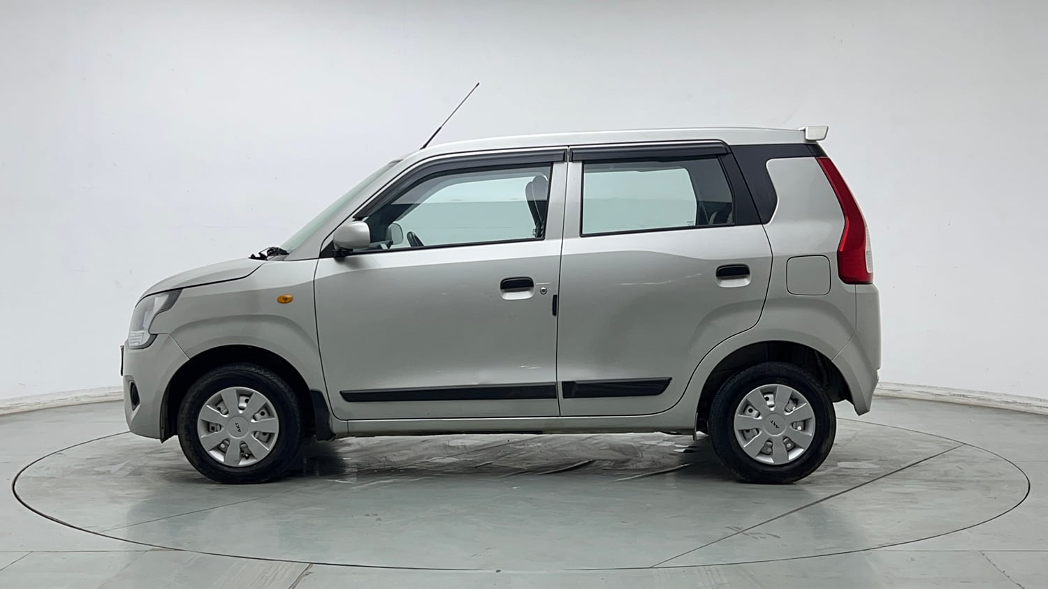 Used 2024 Maruti Suzuki Wagon R LXI 1.0 CNG Cng Manual exterior LEFT SIDE VIEW
