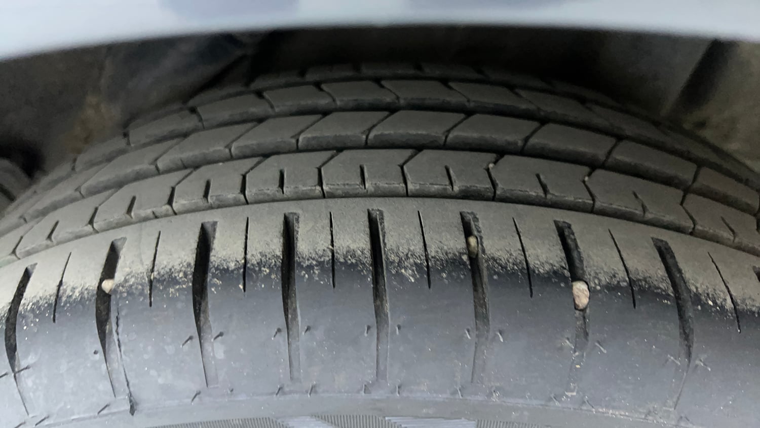 Used 2017 Hyundai Verna SX (O) 1.6 VTVT AT Petrol Automatic tyres LEFT REAR TYRE TREAD VIEW