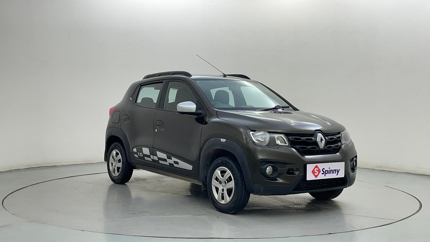 Used 2018 Renault Kwid 1.0 RXT AMT Opt Petrol Automatic exterior RIGHT FRONT CORNER VIEW