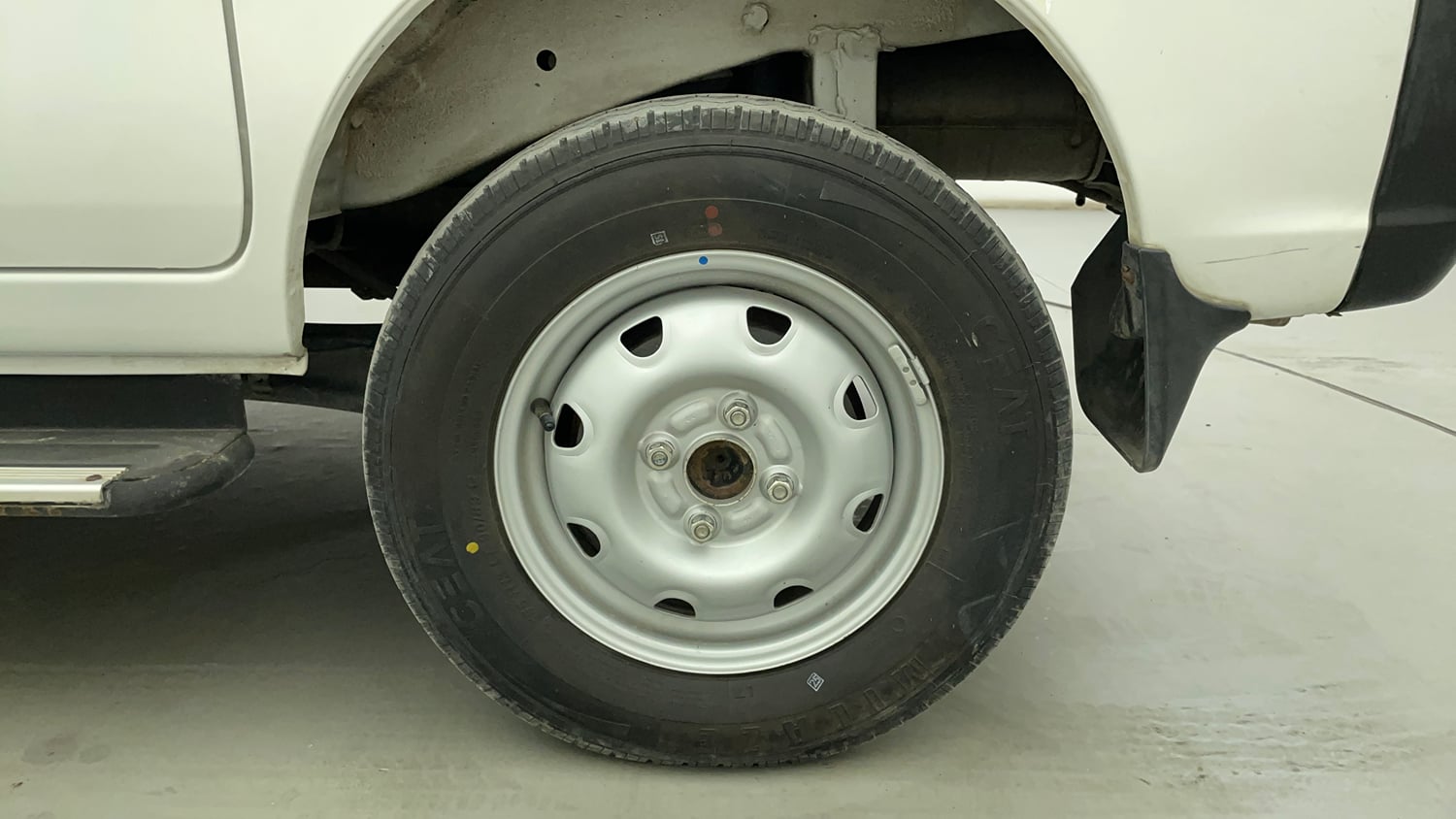 Used 2019 Maruti Suzuki Eeco 5 STR WITH A/C+HTR Petrol Manual tyres LEFT REAR TYRE RIM VIEW