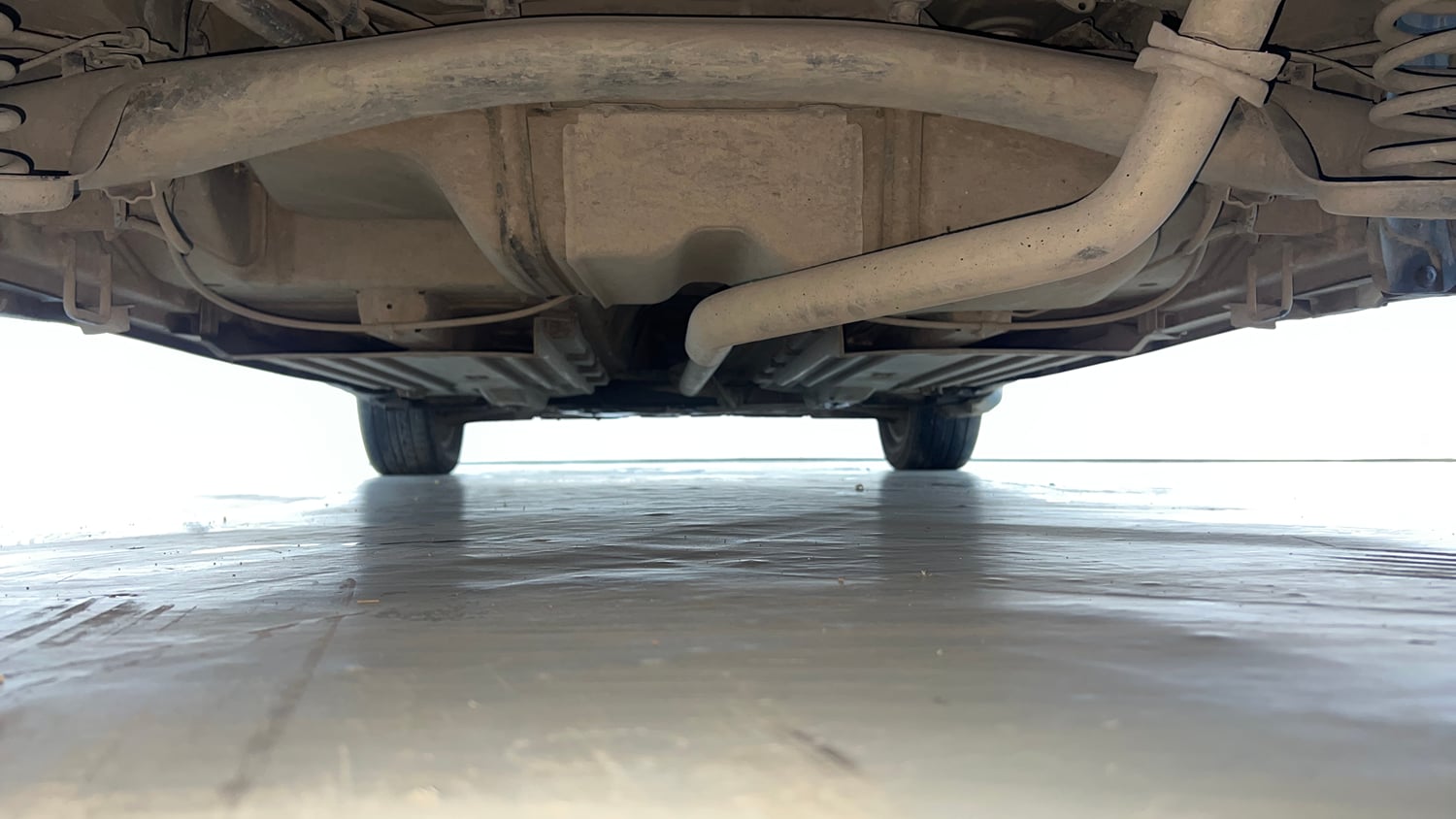 Used 2015 Maruti Suzuki S-Cross Alpha 1.6 Diesel Manual extra REAR UNDERBODY VIEW (TAKEN FROM REAR)