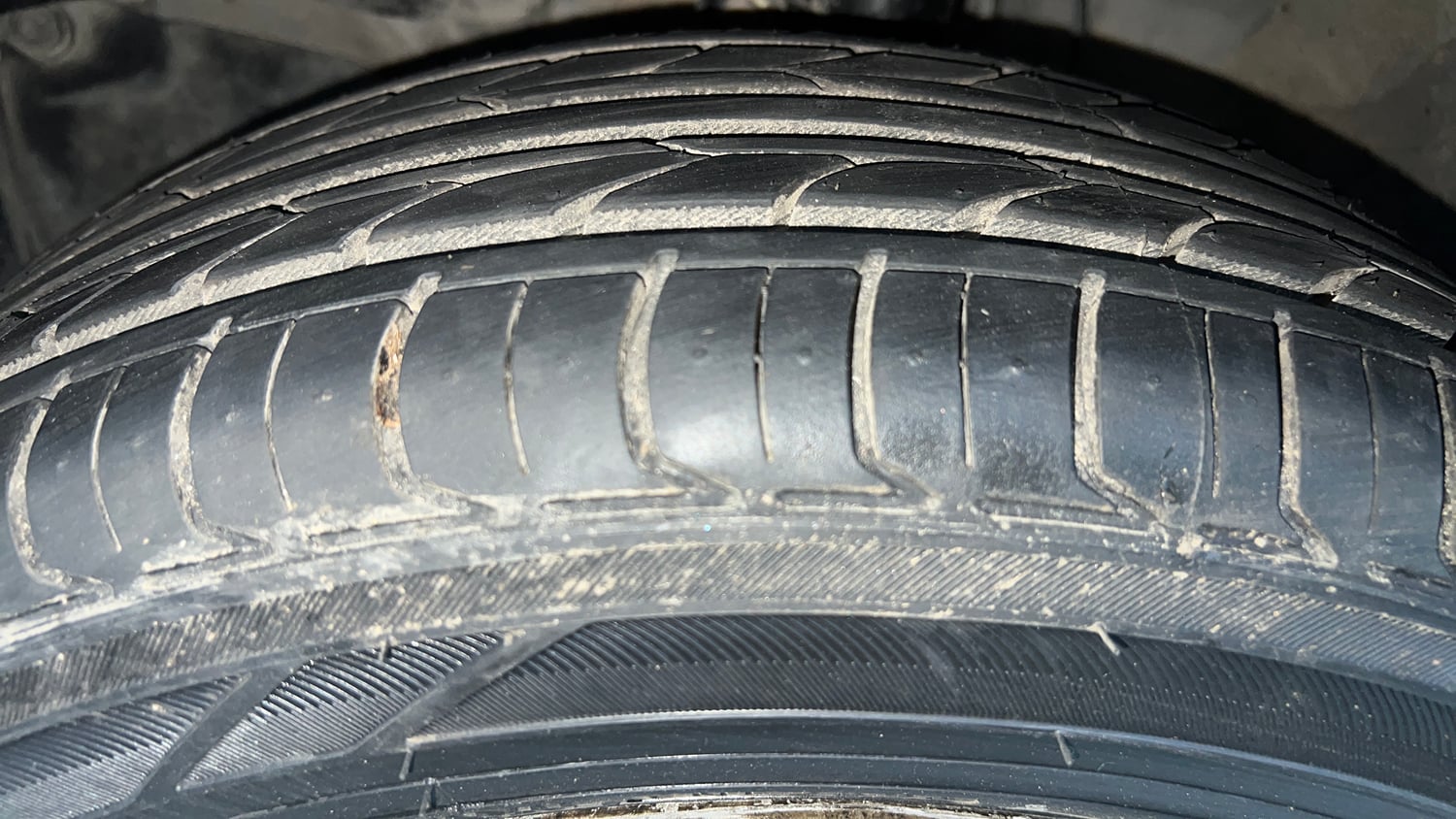 Used 2016 Honda Jazz V AT Petrol Petrol Automatic tyres LEFT FRONT TYRE TREAD VIEW