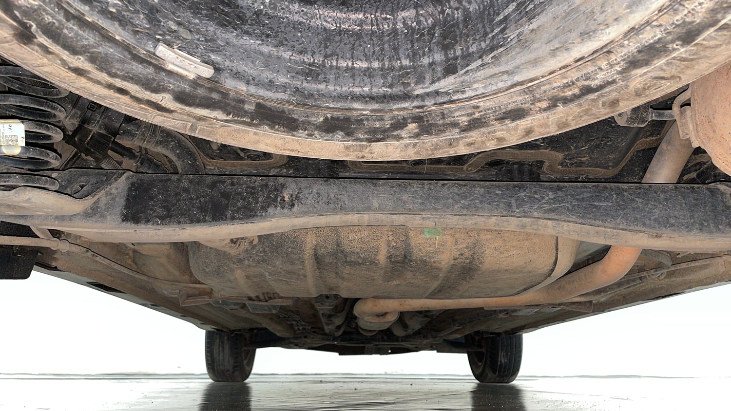 Used 2023 Kia Carens Premium 1.4 Petrol 7 STR Petrol Manual extra REAR UNDERBODY VIEW (TAKEN FROM REAR)