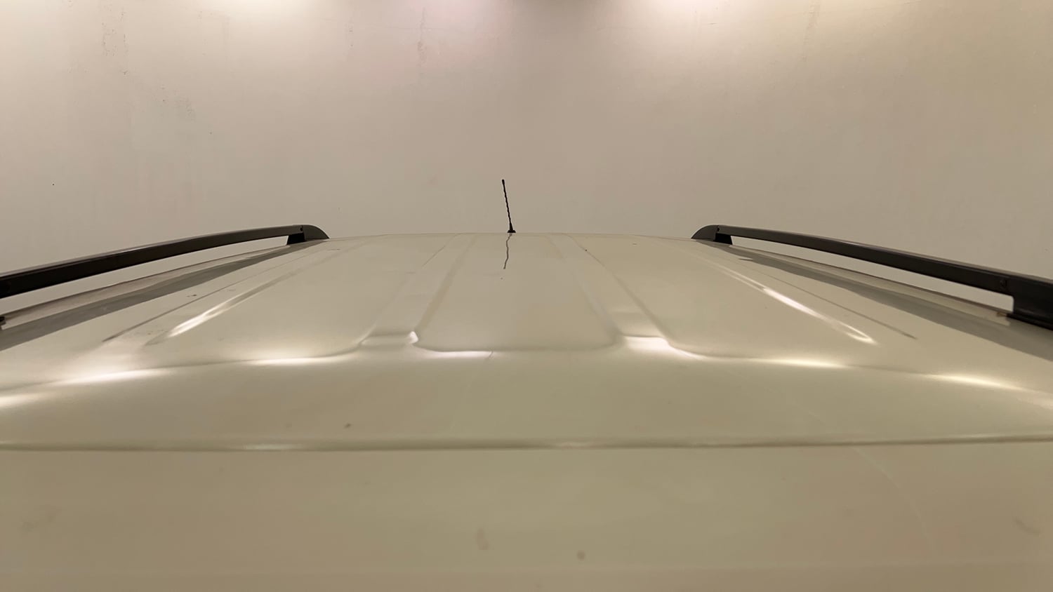 Used 2016 Mahindra TUV300 T8 Diesel Manual exterior EXTERIOR ROOF VIEW