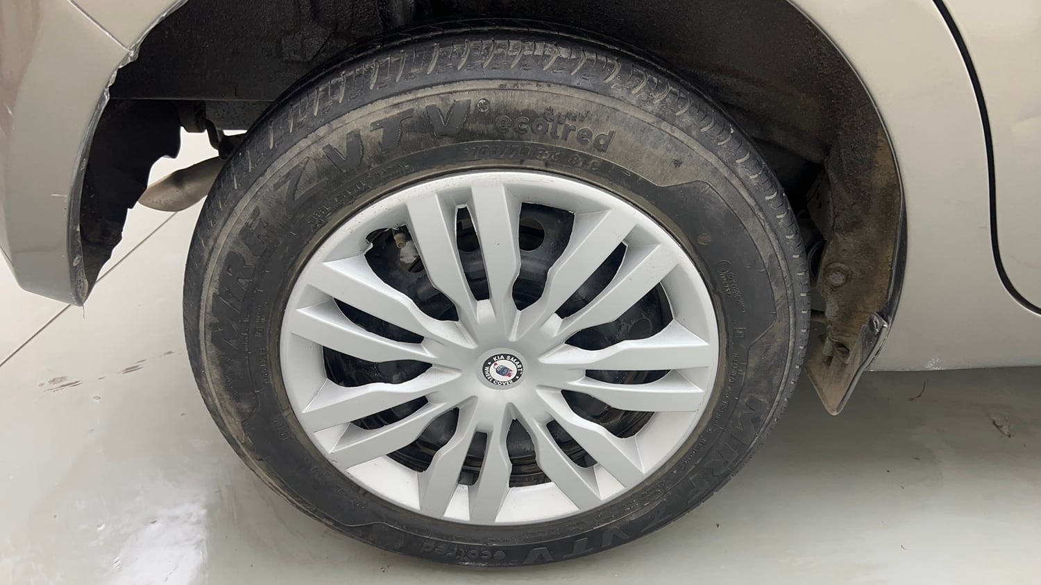 Used 2023 Maruti Suzuki Wagon R VXI 1.0 AGS Petrol Automatic tyres RIGHT REAR TYRE RIM VIEW