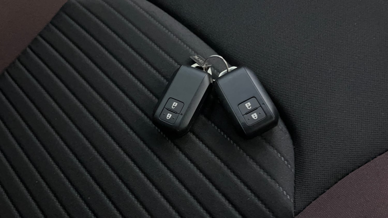 Used 2024 Maruti Suzuki Fronx Alpha 1.0L Turbo 6 AT Petrol Automatic extra CAR KEY VIEW