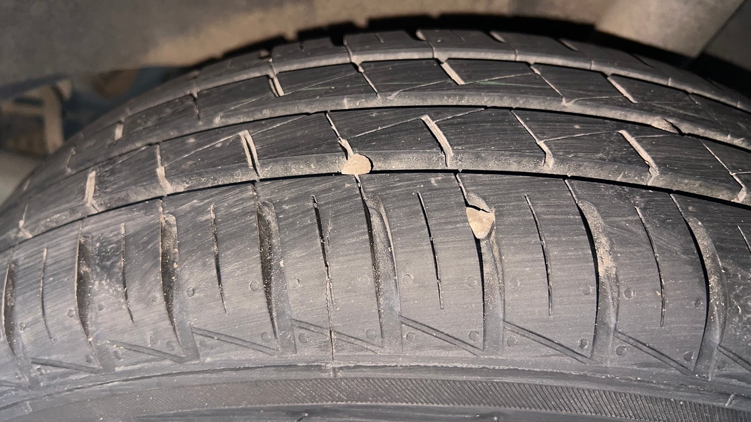 Used 2021 Renault Kwid CLIMBER 1.0 AMT Opt Petrol Automatic tyres LEFT REAR TYRE TREAD VIEW