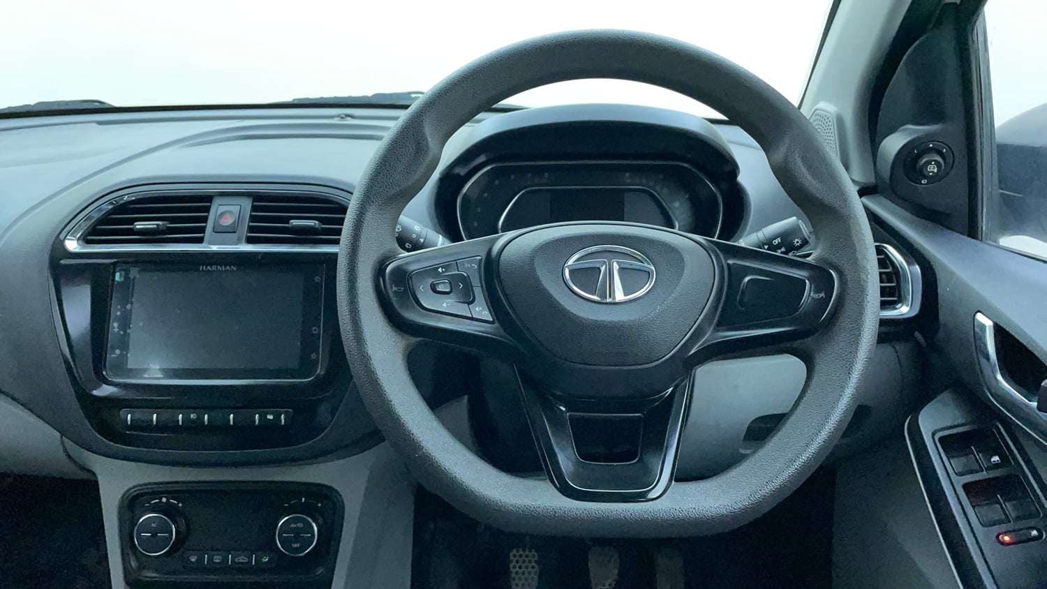 Used 2021 Tata Tiago XZ Plus Dual Tone Petrol Manual interior STEERING VIEW
