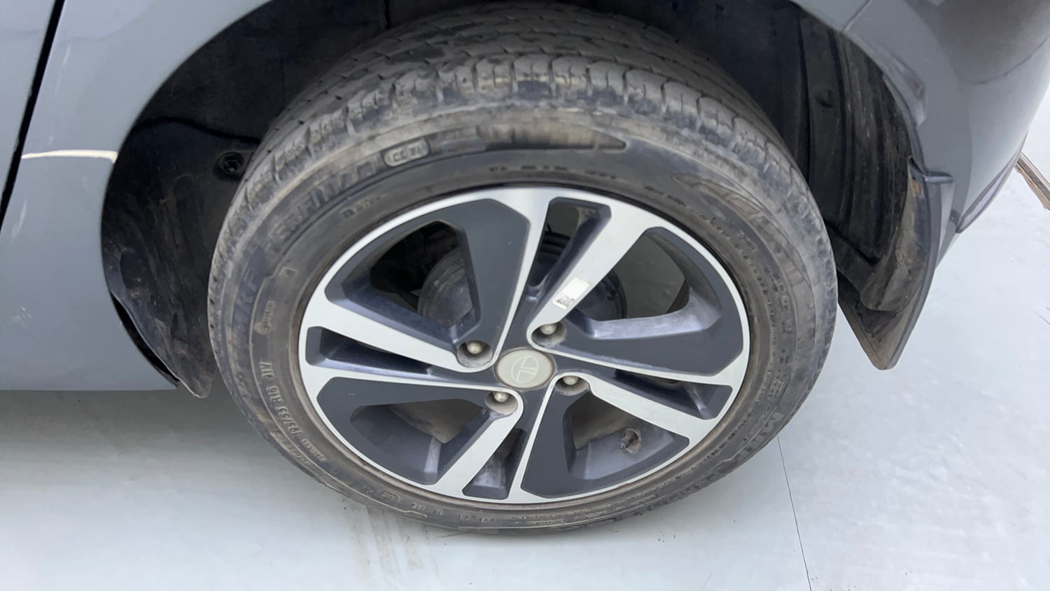 Used 2021 Tata Altroz XZ Petrol Petrol Manual tyres LEFT REAR TYRE RIM VIEW