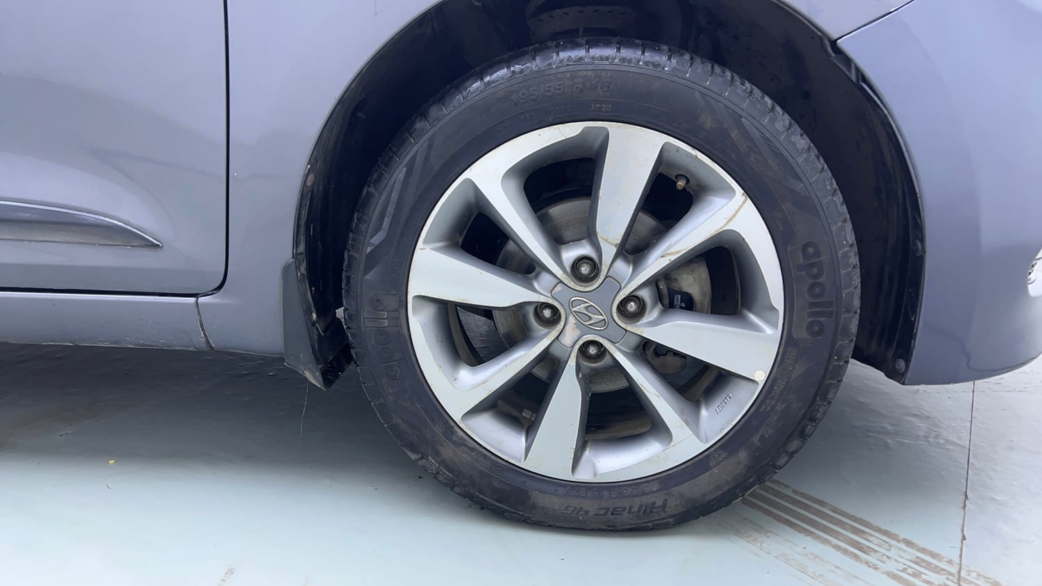 Used 2016 Hyundai Elite i20 Asta 1.2 Petrol Manual tyres RIGHT FRONT TYRE RIM VIEW