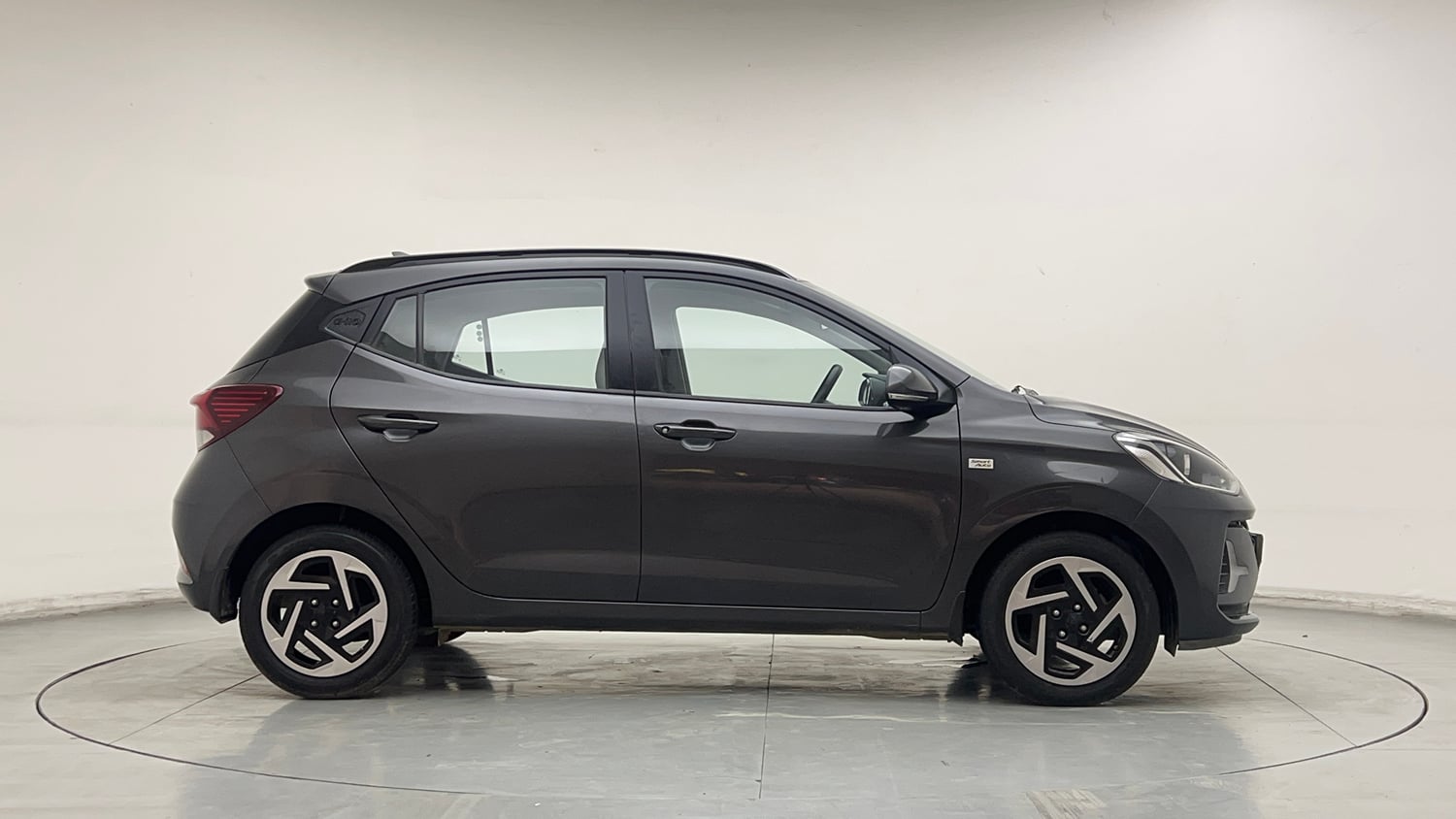 Used 2024 Hyundai Grand i10 Nios Sportz 1.2 Kappa AMT Petrol Automatic exterior RIGHT SIDE VIEW
