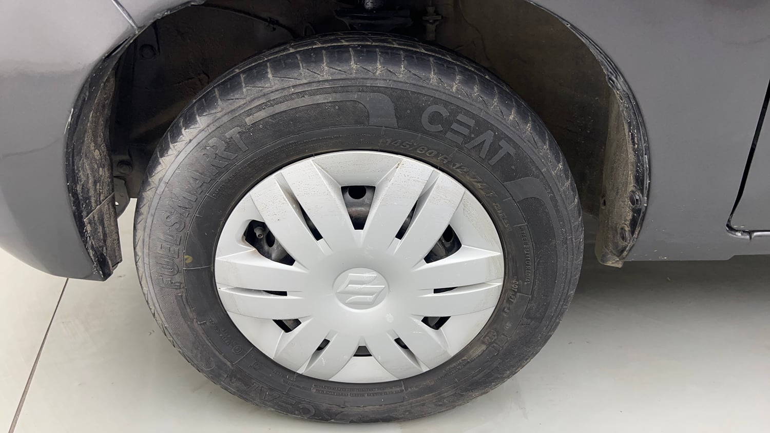 Used 2022 Maruti Suzuki Alto 800 LXi (O) CNG Cng Manual tyres LEFT FRONT TYRE RIM VIEW