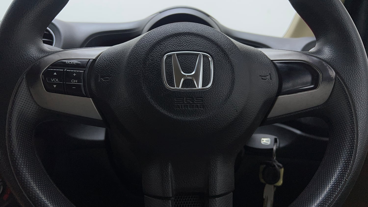 Used 2014 Honda Amaze 1.2 SX i-VTEC Petrol Manual top_features Steering mounted controls