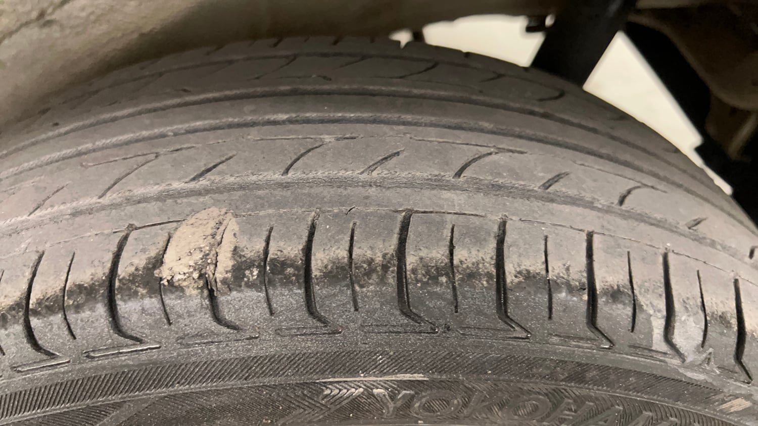 Used 2013 Maruti Suzuki Wagon R VXI Petrol Manual tyres LEFT REAR TYRE TREAD VIEW