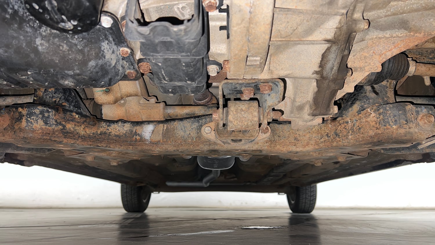 Used 2016 Hyundai Grand i10 Asta 1.2 Kappa VTVT Petrol Manual extra FRONT LEFT UNDERBODY VIEW