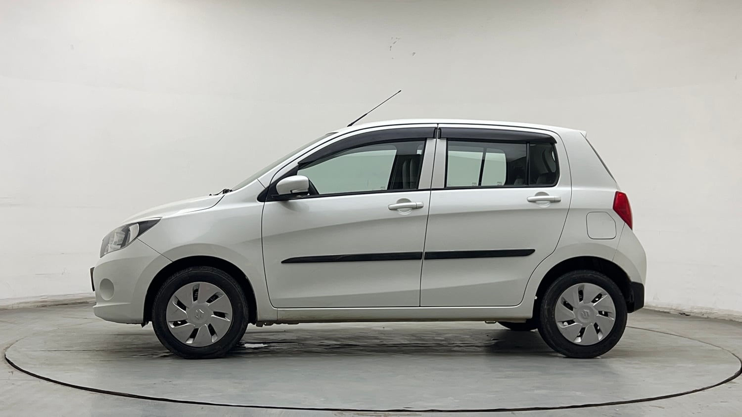 Used 2017 Maruti Suzuki Celerio ZXi Petrol Manual exterior LEFT SIDE VIEW