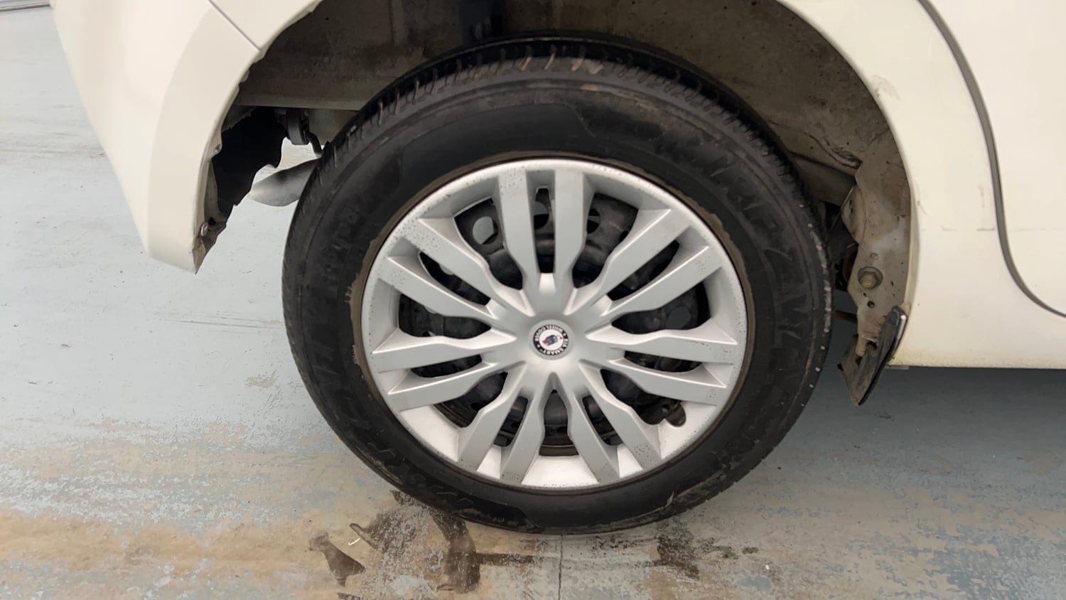 Used 2022 Maruti Suzuki Wagon R ZXI 1.2 Petrol Manual tyres RIGHT REAR TYRE RIM VIEW