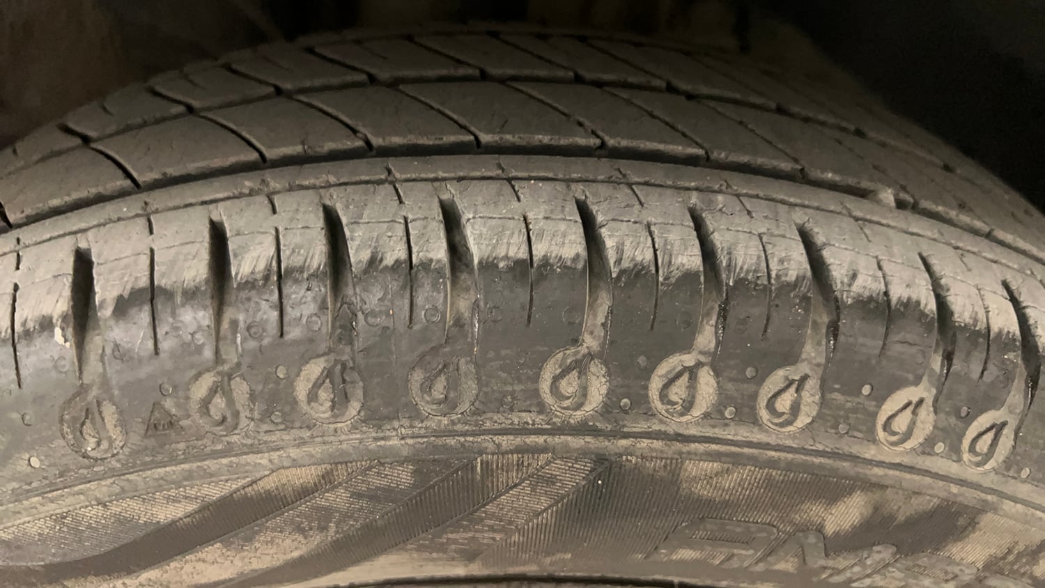 Used 2021 Renault Kwid Neotech RXL 1.0  AMT Petrol Automatic tyres RIGHT FRONT TYRE TREAD VIEW