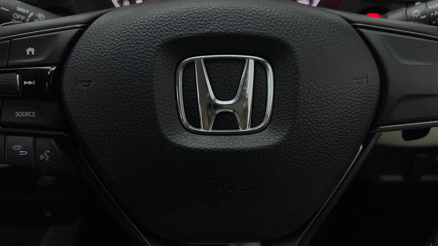 Used 2024 Honda Elevate Apex Edition VX CVT Petrol Automatic top_features Airbags
