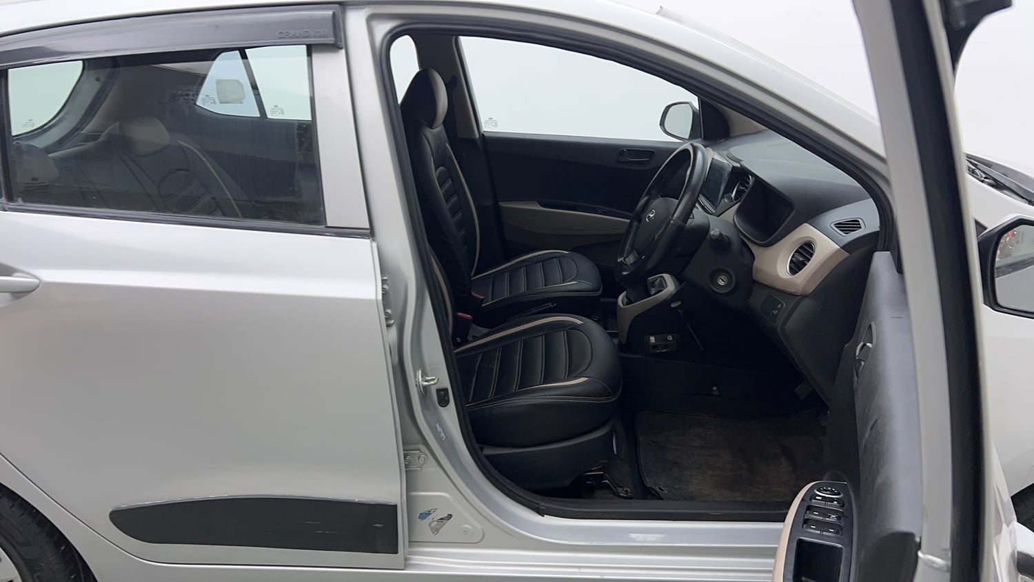 Used 2016 Hyundai Grand i10 Magna 1.2 Kappa VTVT Petrol Manual interior RIGHT SIDE FRONT DOOR CABIN VIEW