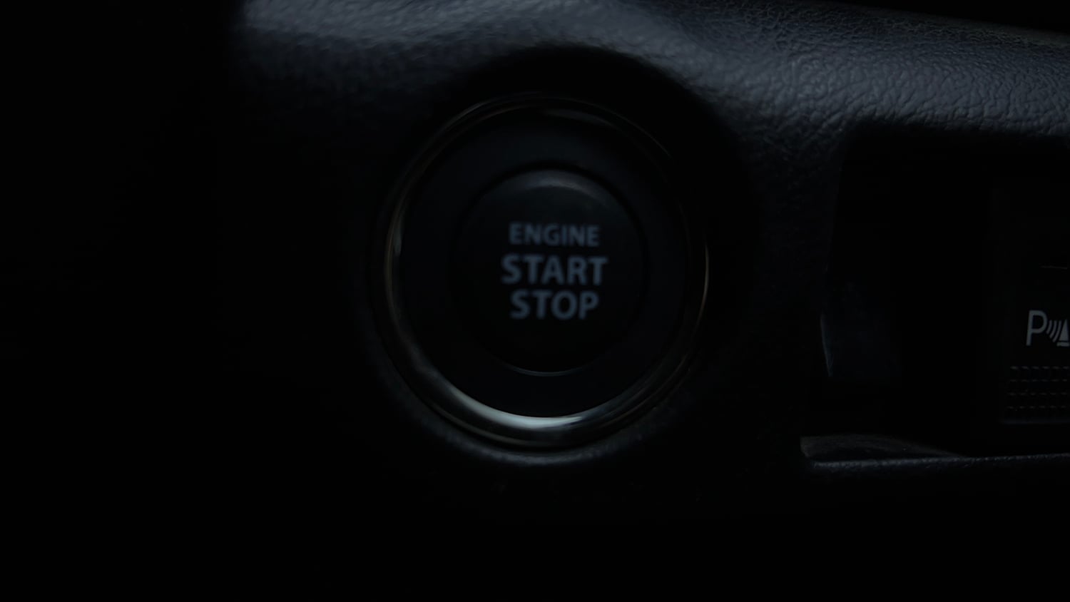 Used 2015 Maruti Suzuki S-Cross Alpha 1.6 Diesel Manual top_features Keyless start