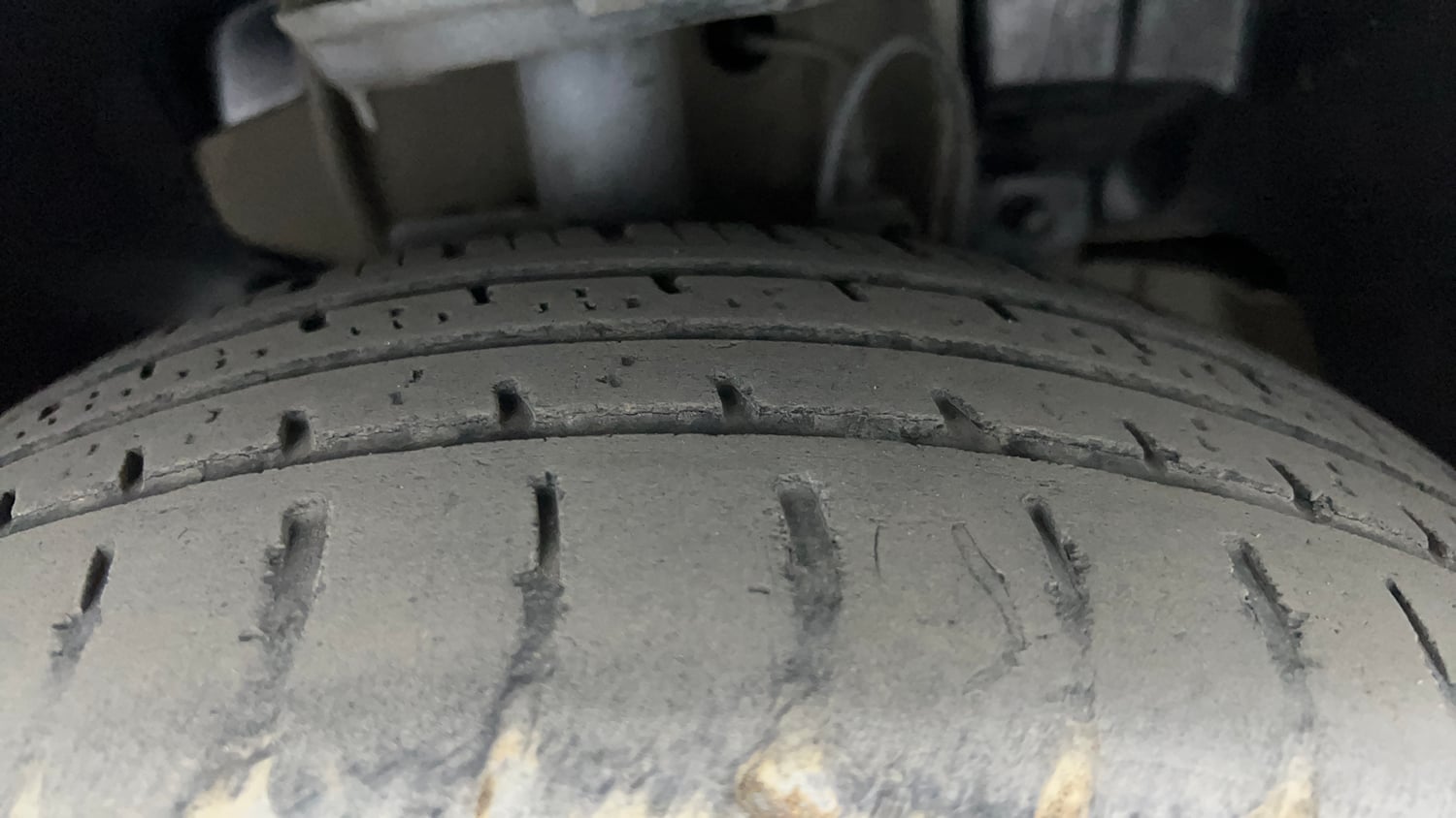 Used 2017 Tata Tiago Revotron XZ Petrol Manual tyres RIGHT FRONT TYRE TREAD VIEW