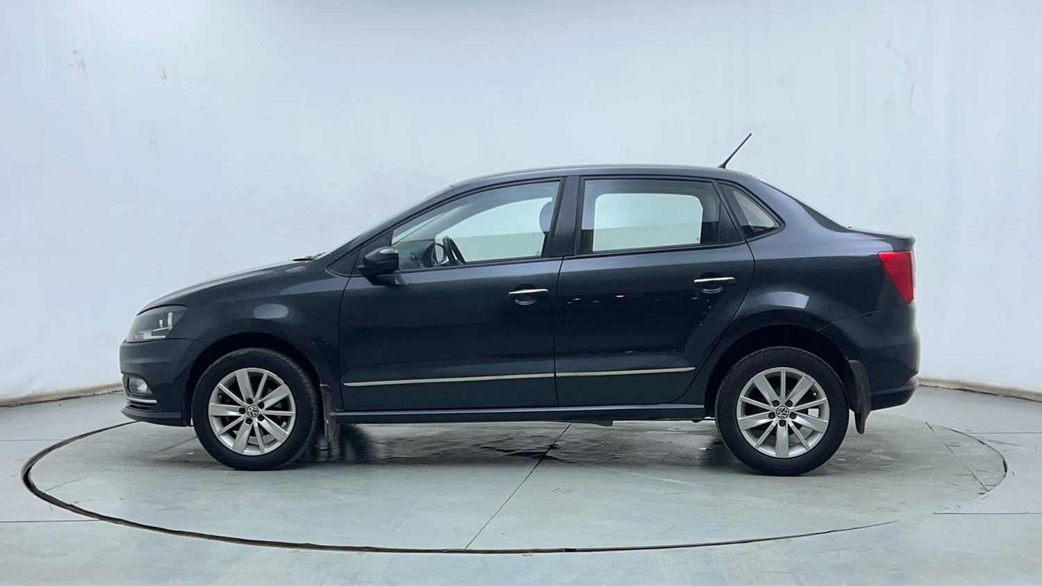 Used 2017 Volkswagen Ameo Highline1.2L (P) Petrol Manual exterior LEFT SIDE VIEW