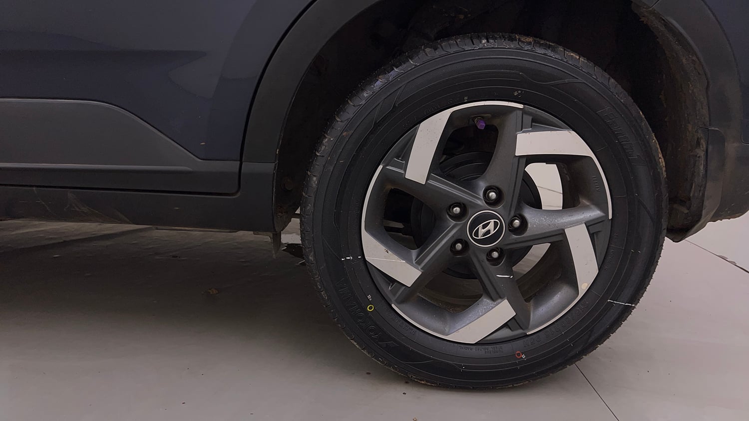 Used 2020 Hyundai Venue SX Plus 1.0 Turbo DCT Petrol Automatic tyres LEFT REAR TYRE RIM VIEW