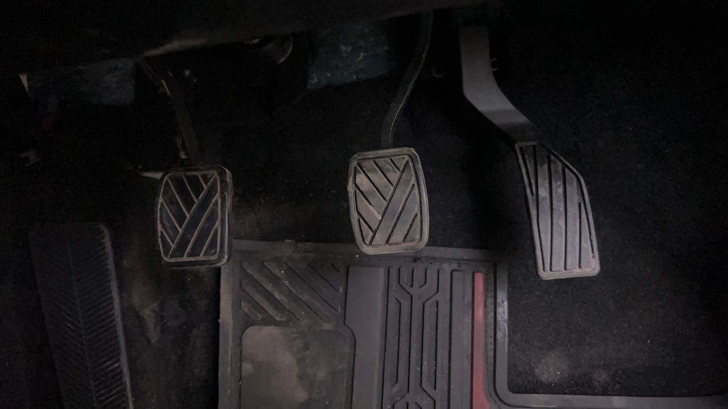 Used 2023 Maruti Suzuki Brezza Zxi Dual Tone Petrol Manual interior PEDALS VIEW