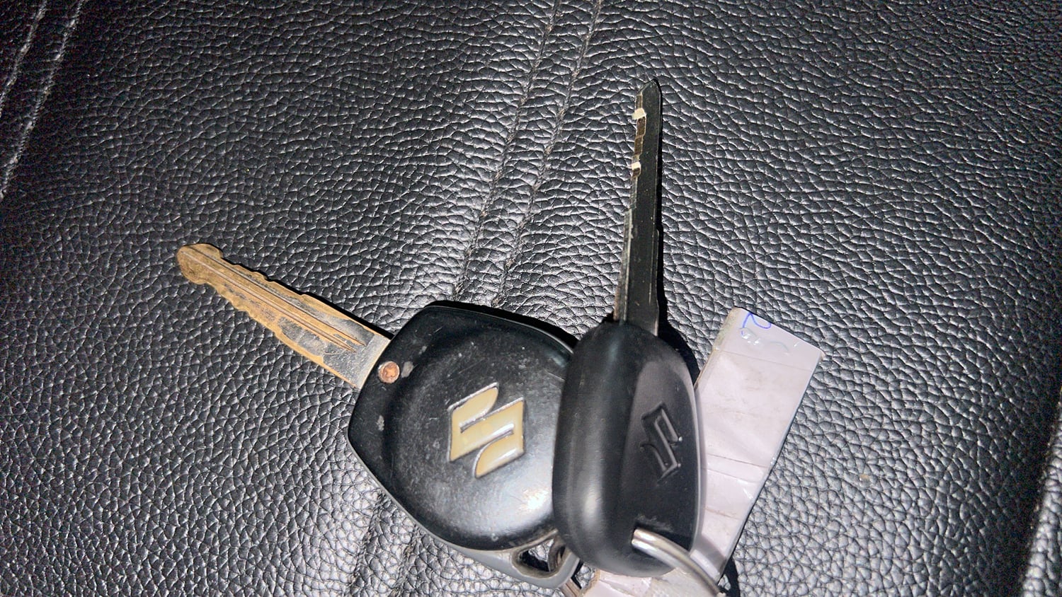 Used 2016 Maruti Suzuki Swift VXi Petrol Manual extra CAR KEY VIEW