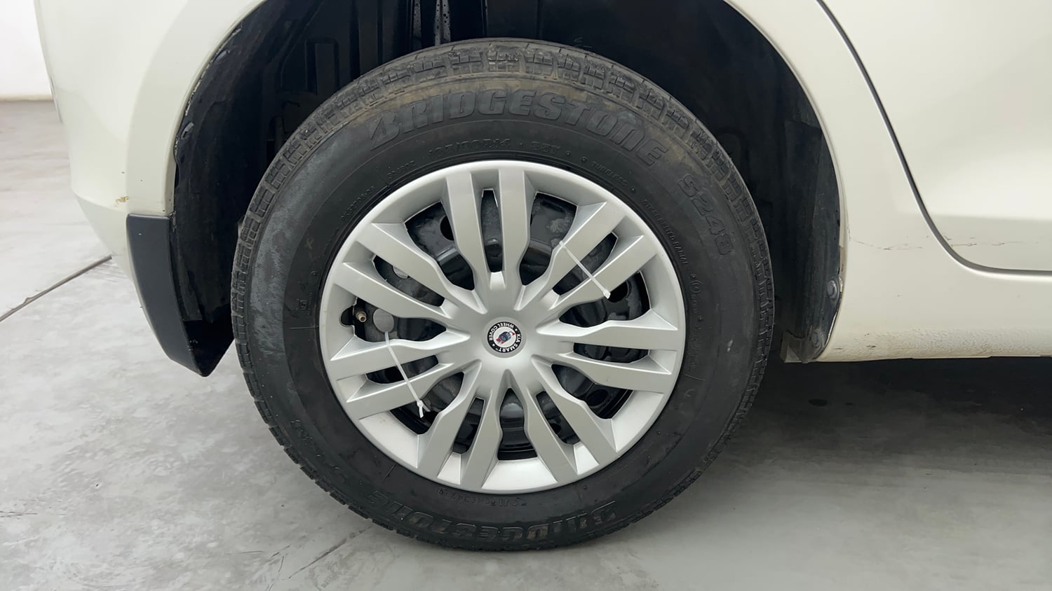 Used 2016 Maruti Suzuki Swift VXi Petrol Manual tyres RIGHT REAR TYRE RIM VIEW