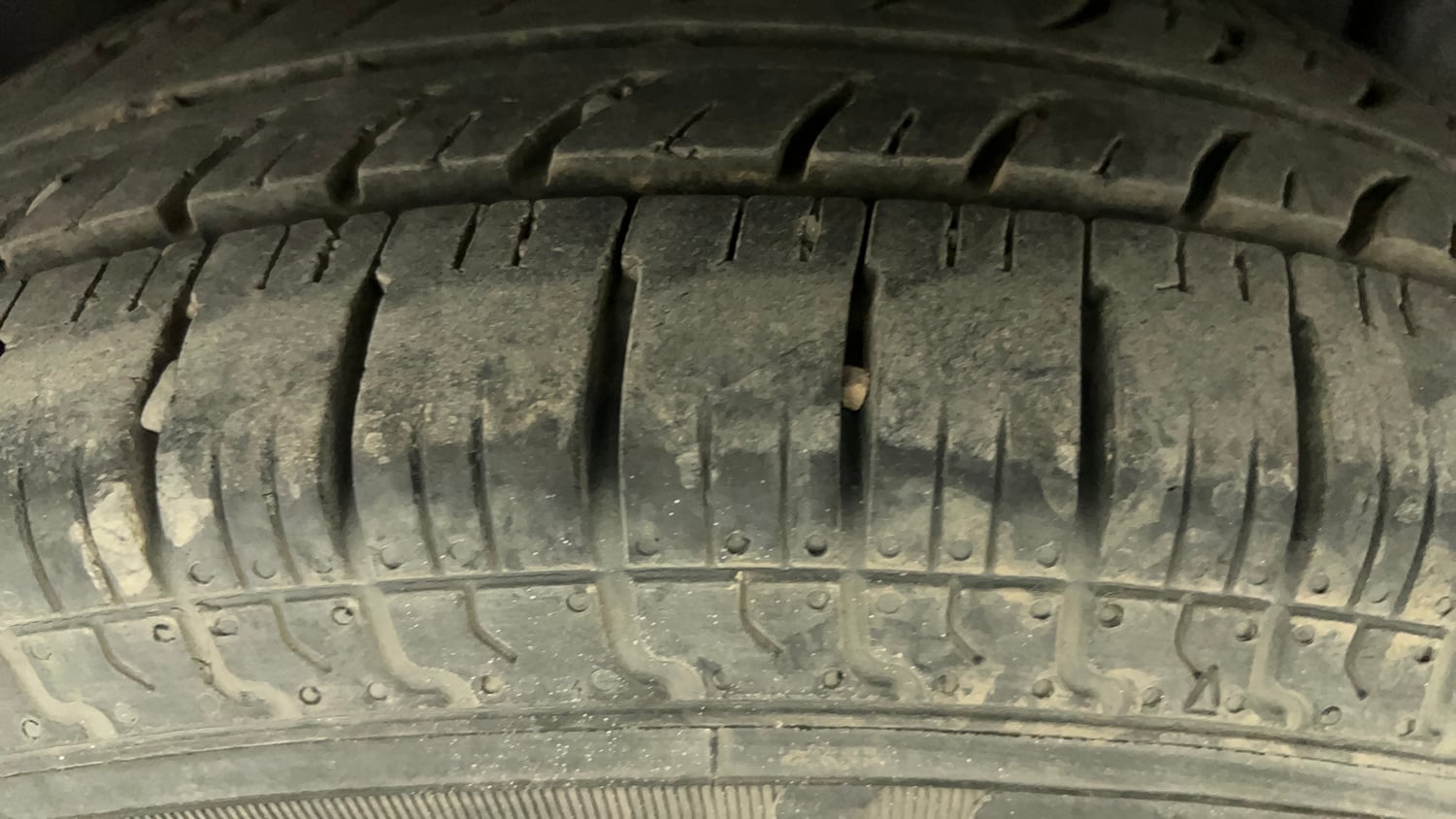 Used 2016 Maruti Suzuki Swift Dzire VXI Petrol Manual tyres LEFT REAR TYRE TREAD VIEW