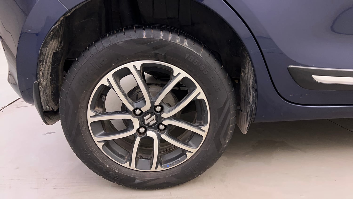 Used 2020 Maruti Suzuki Swift ZXi Plus AMT Petrol Automatic tyres RIGHT REAR TYRE RIM VIEW