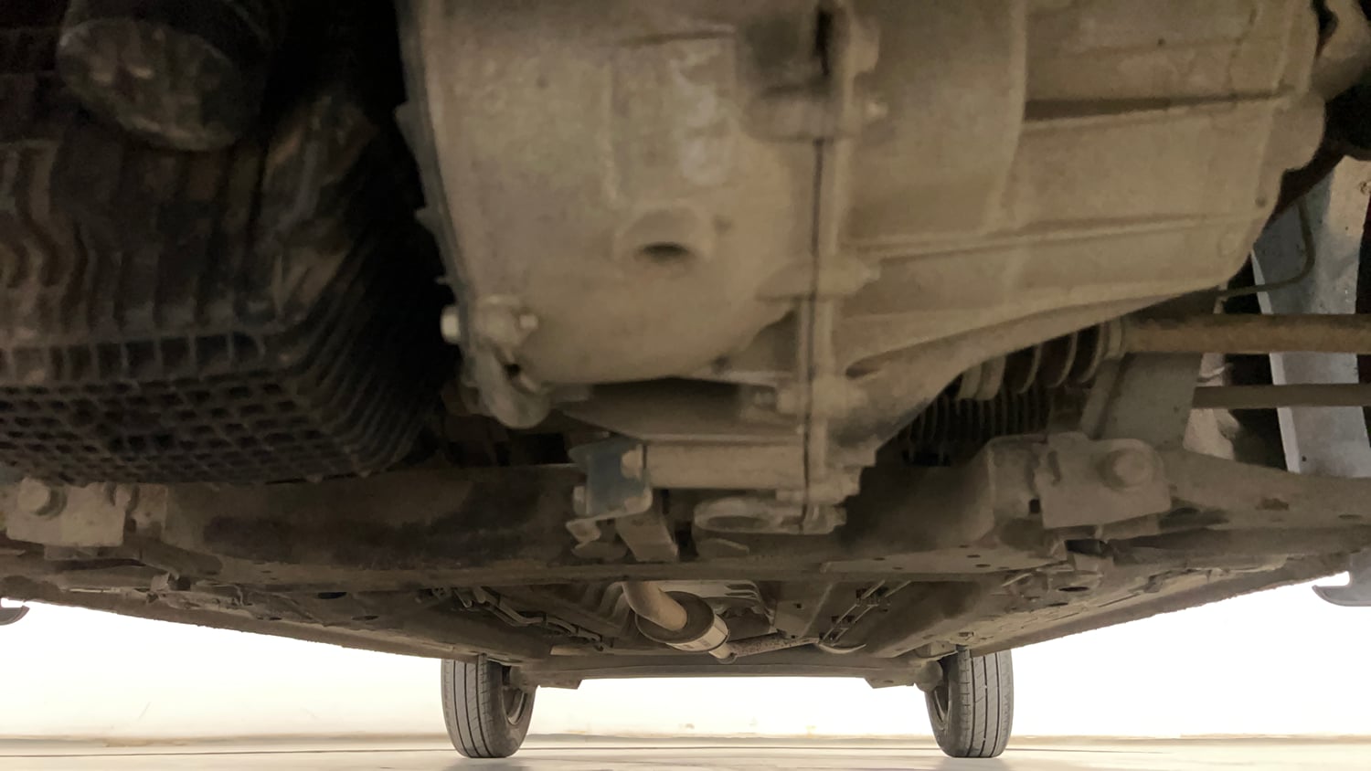 Used 2021 Renault Kwid Neotech RXL 1.0  AMT Petrol Automatic extra FRONT LEFT UNDERBODY VIEW