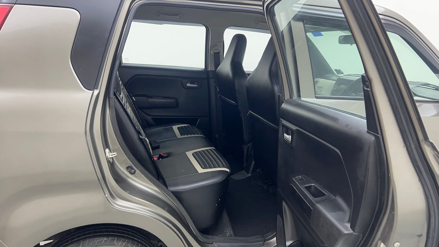 Used 2023 Maruti Suzuki Wagon R VXI 1.0 AGS Petrol Automatic interior RIGHT SIDE REAR DOOR CABIN VIEW