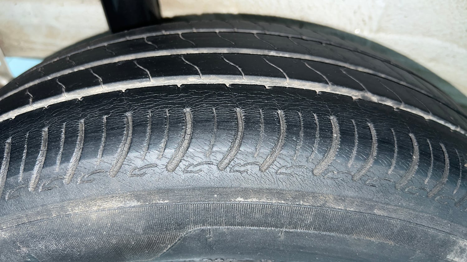 Used 2022 Maruti Suzuki S-Presso VXi Plus Petrol Manual tyres RIGHT REAR TYRE TREAD VIEW