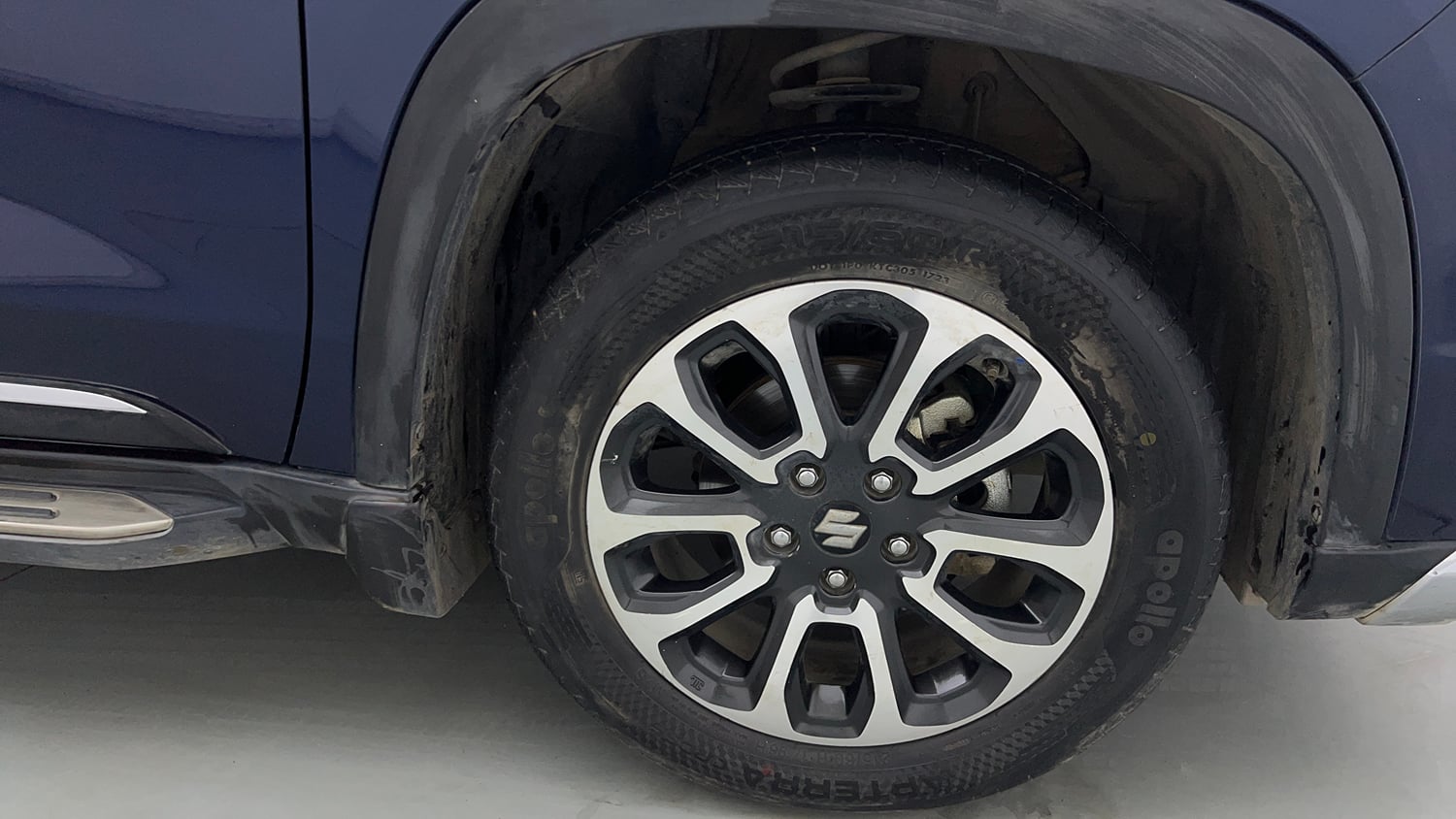 Used 2023 Maruti Suzuki Grand Vitara Alpha Smart Hybrid AT Petrol Automatic tyres RIGHT FRONT TYRE RIM VIEW
