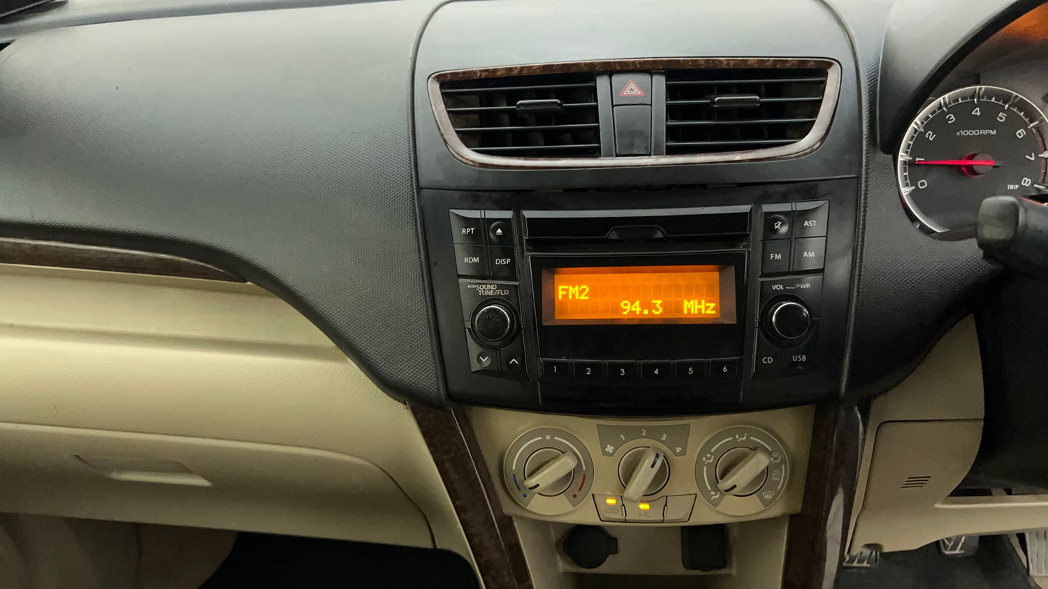 Used 2016 Maruti Suzuki Swift Dzire VXI Petrol Manual interior MUSIC SYSTEM & AC CONTROL VIEW