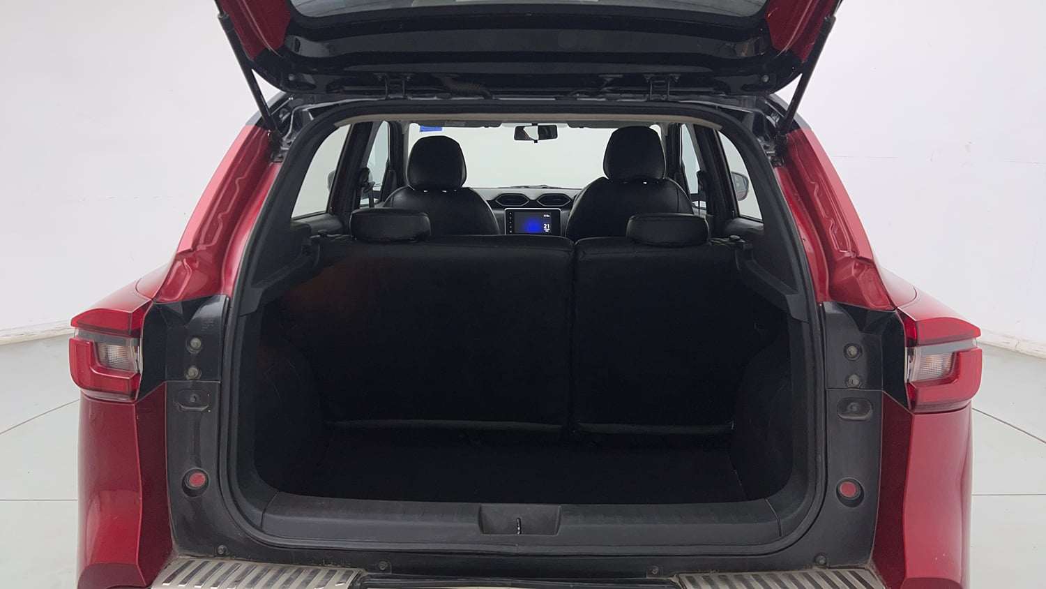 Used 2021 Nissan Magnite XV Premium Turbo (O) CVT Dual Tone Petrol Automatic interior DICKY INSIDE VIEW
