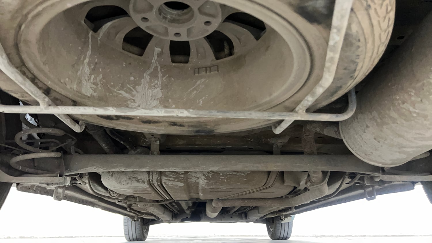 Used 2014 Maruti Suzuki Ertiga ZXi Petrol Manual extra REAR UNDERBODY VIEW (TAKEN FROM REAR)