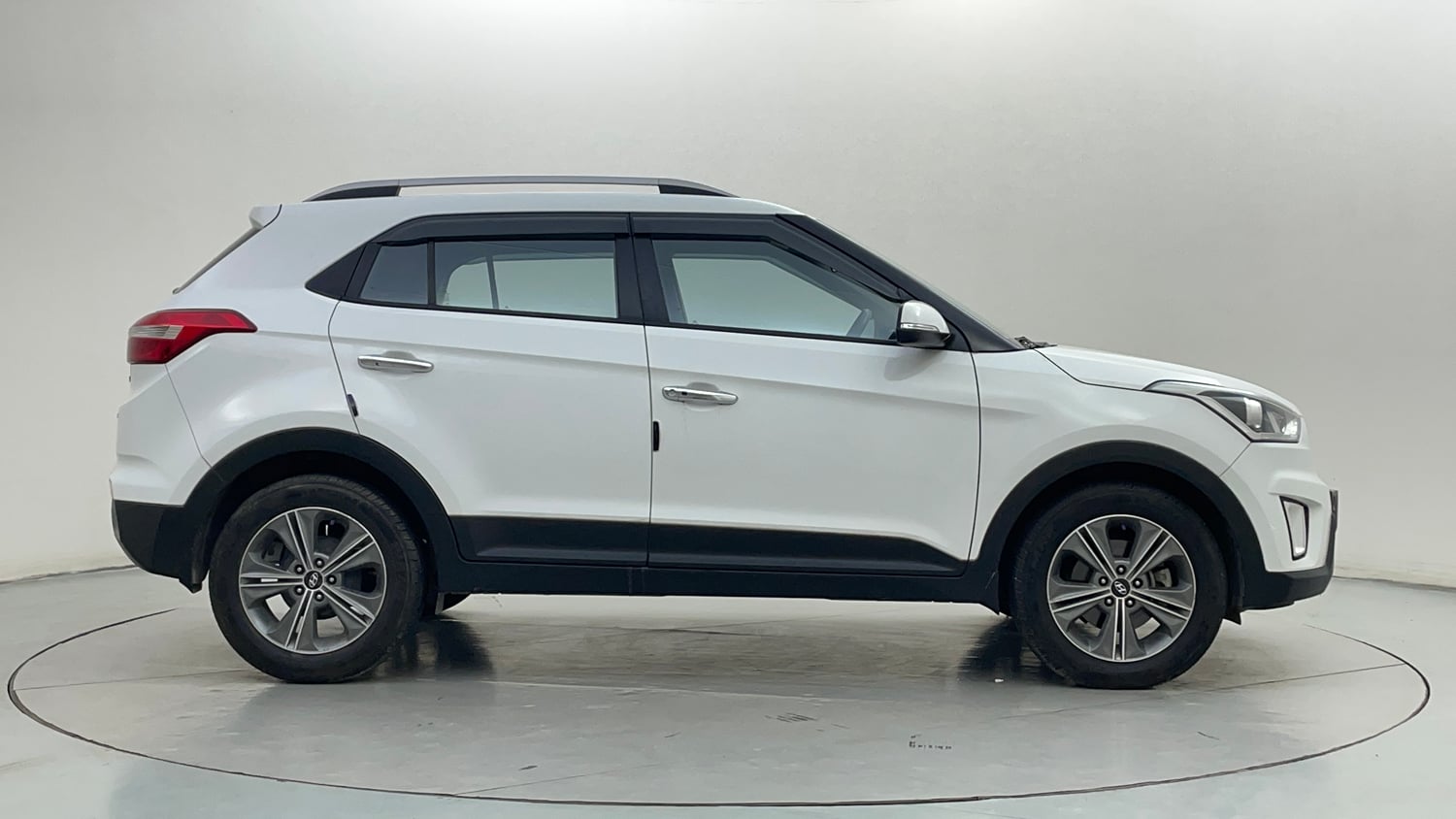 Used 2016 Hyundai Creta 1.6 SX Plus AT Petrol Petrol Automatic exterior RIGHT SIDE VIEW