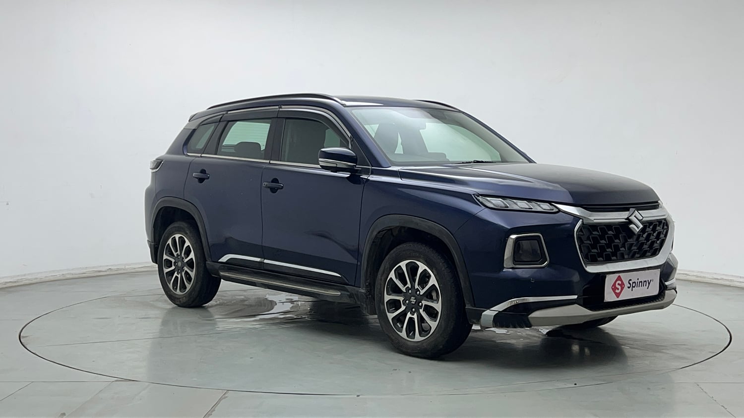 Used 2023 Maruti Suzuki Grand Vitara Alpha Smart Hybrid AT Petrol Automatic exterior RIGHT FRONT CORNER VIEW