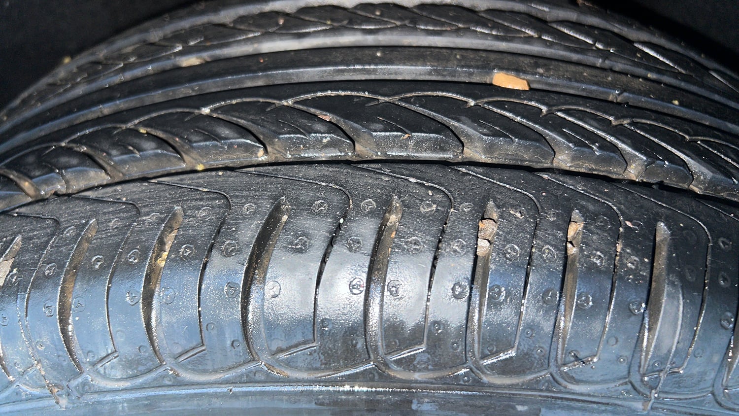 Used 2019 Ford EcoSport Titanium 1.5L Ti-VCT Petrol Manual tyres LEFT REAR TYRE TREAD VIEW