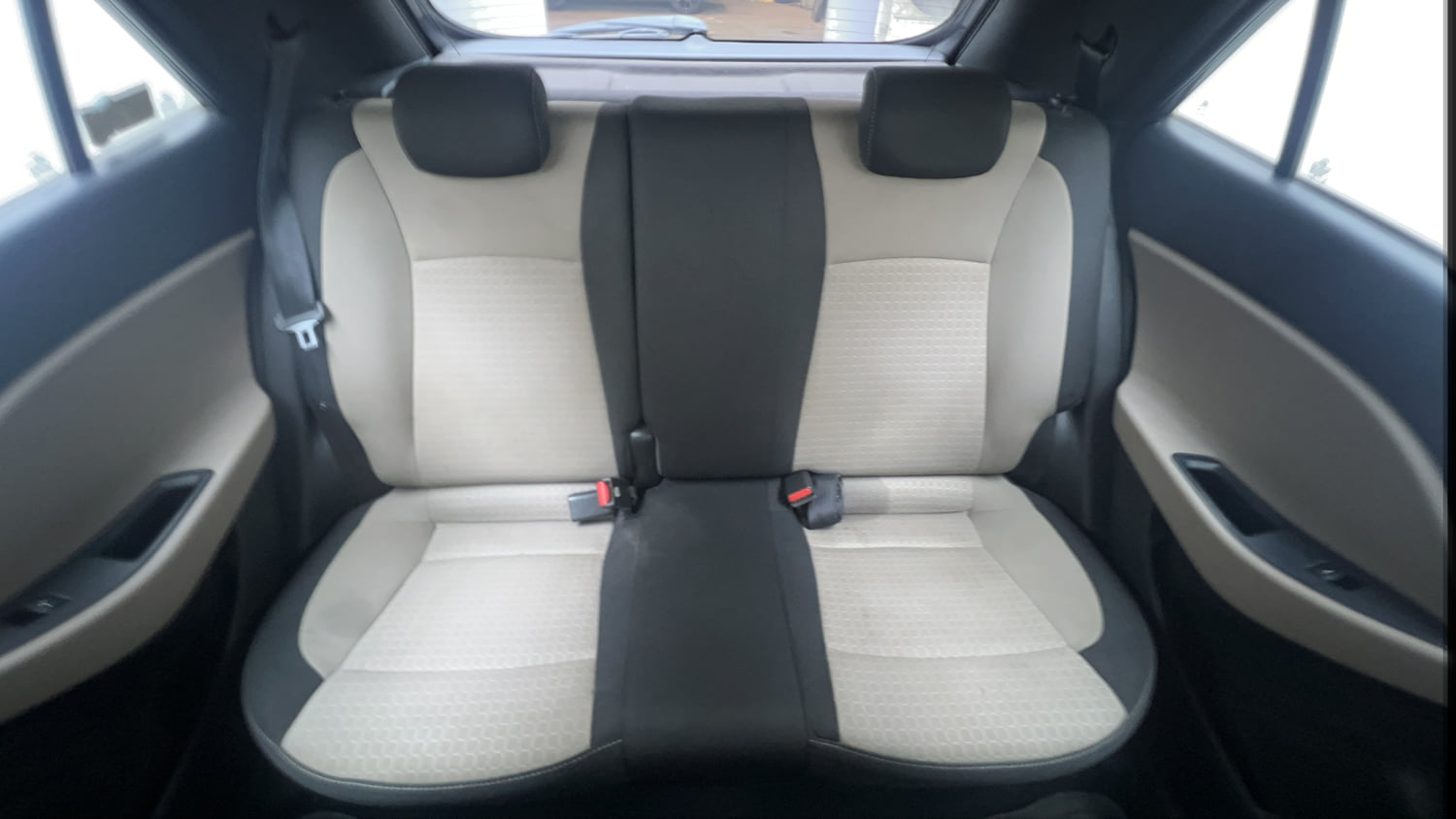 Used 2016 Hyundai Elite i20 Asta 1.2 Petrol Manual interior REAR SEAT CONDITION VIEW