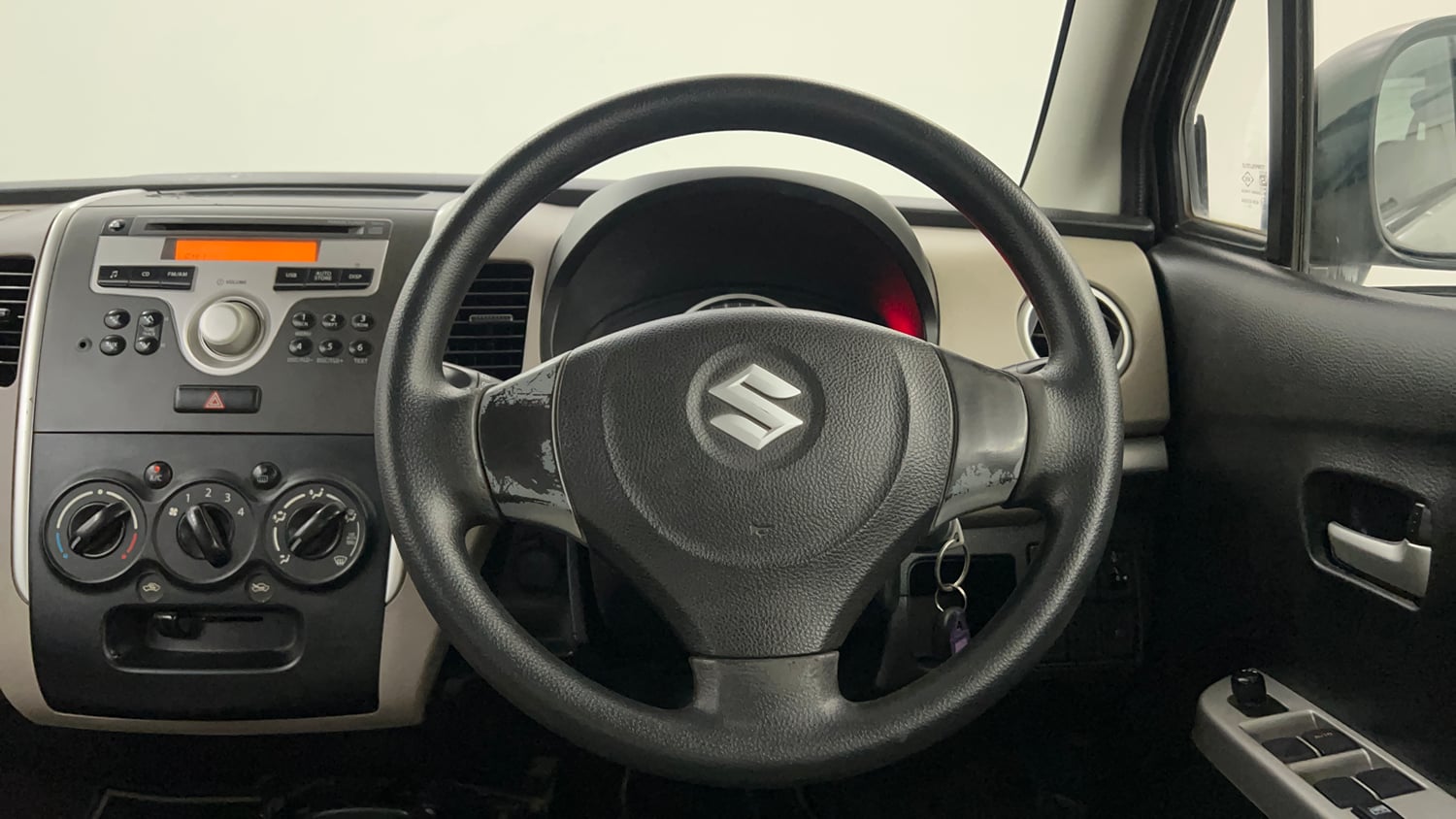Used 2013 Maruti Suzuki Wagon R VXI Petrol Manual interior STEERING VIEW