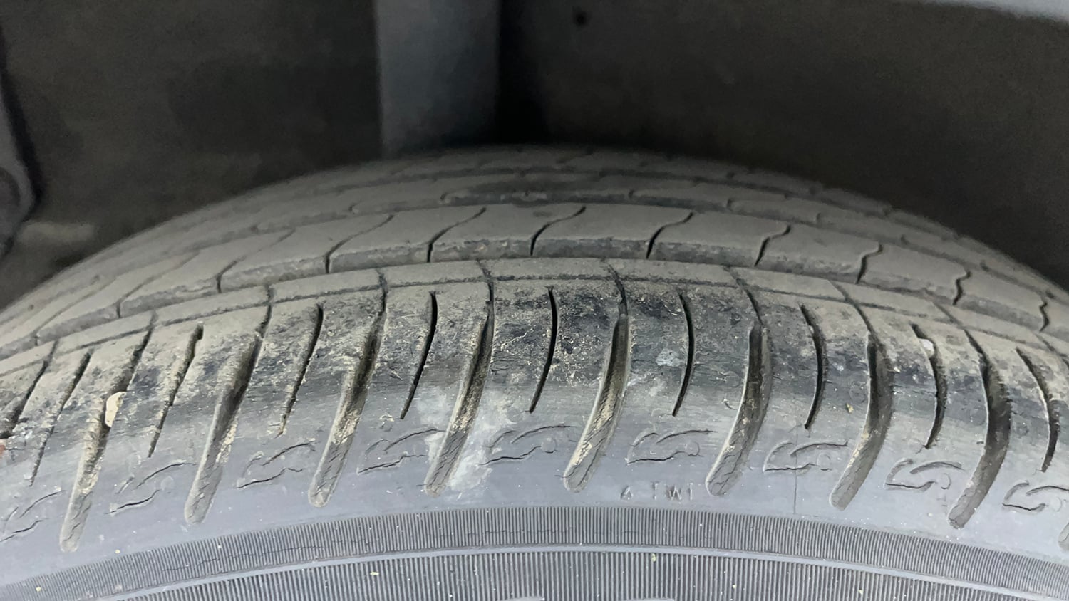 Used 2023 Kia Sonet GTX Plus 1.5 AT Diesel Automatic tyres RIGHT REAR TYRE TREAD VIEW