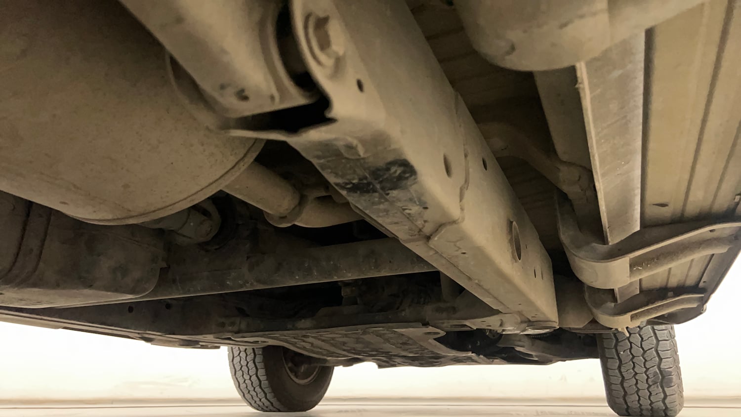 Used 2016 Mahindra TUV300 T8 Diesel Manual extra REAR RIGHT UNDERBODY VIEW